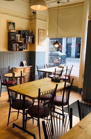 Cafe 100